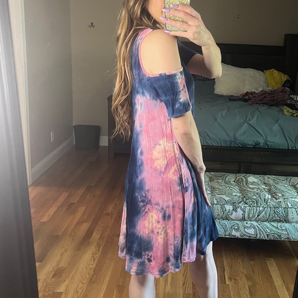 Jodifi tie dye cold shoulder dress size small - Picture 3 of 3